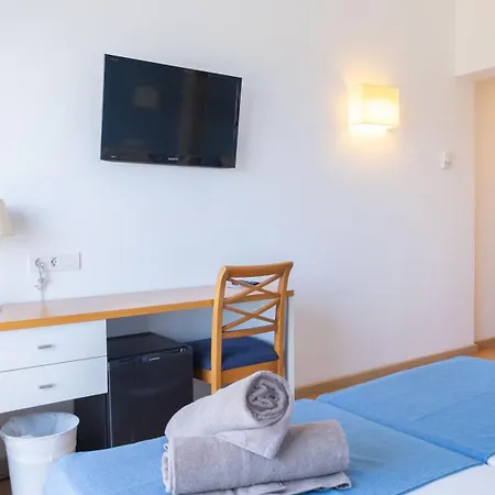 ホテル プラヤ アスル Cala En Porter (Menorca)